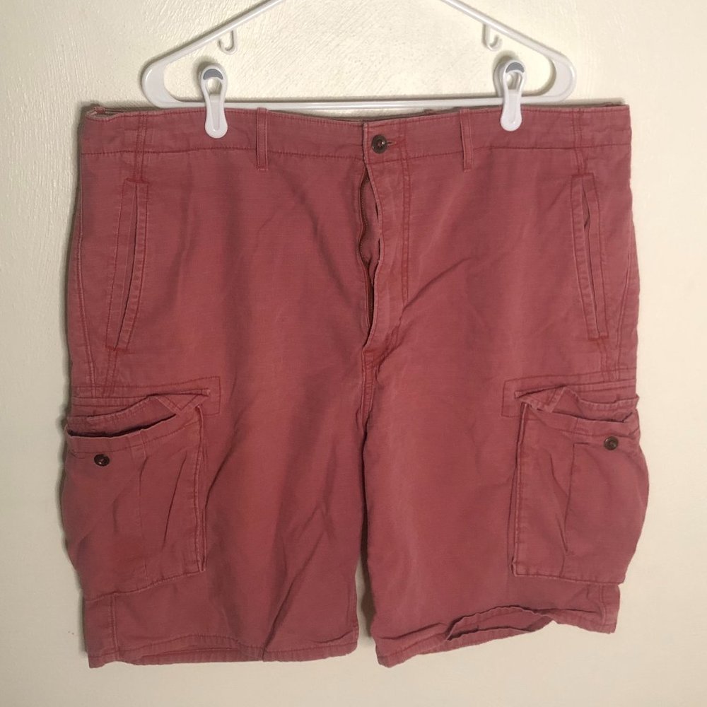 Men's Red Levi Cargo Shorts Size 40